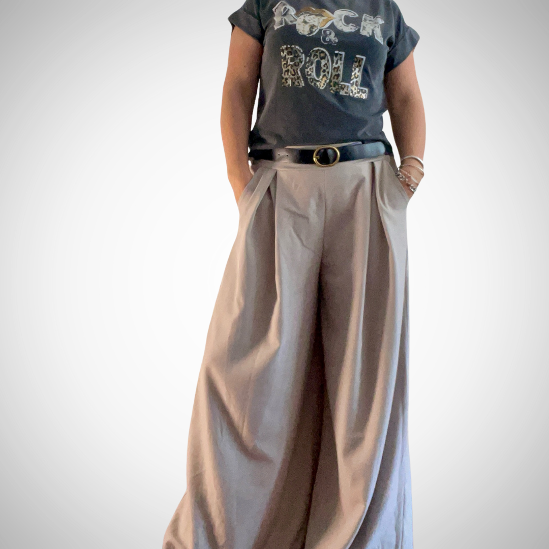 Pantalonas de corte fluido com pinças frontais